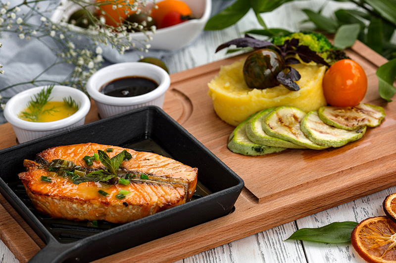 egészséges ételek az asztalon