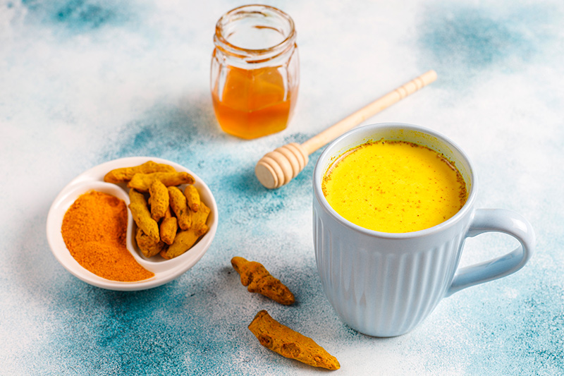 kurkumás latte